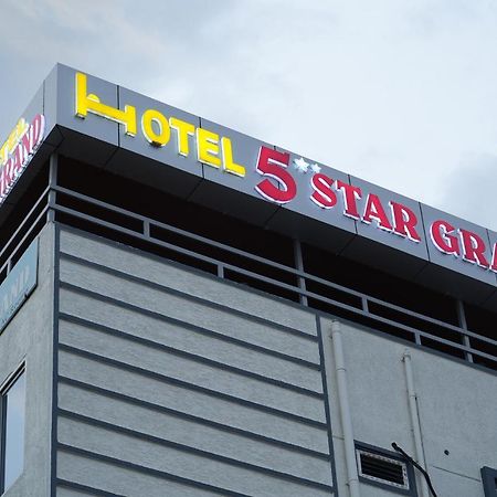 5 Star Grand- Premium Hotell Shamshabad Exteriör bild