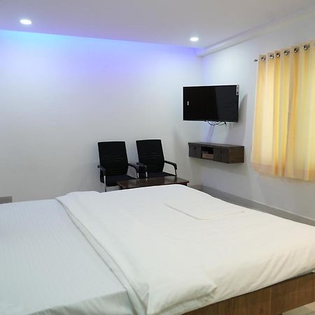 5 Star Grand- Premium Hotell Shamshabad Exteriör bild