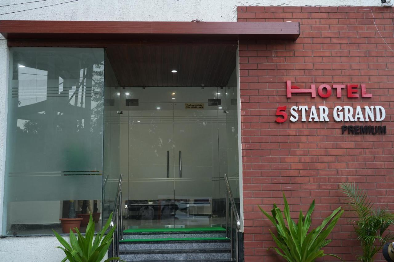 5 Star Grand- Premium Hotell Shamshabad Exteriör bild