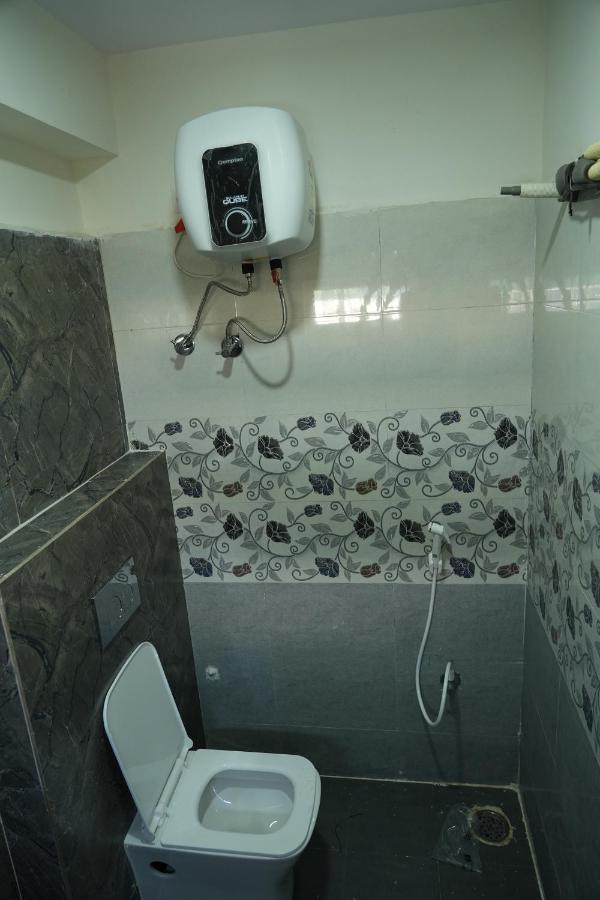 5 Star Grand- Premium Hotell Shamshabad Exteriör bild