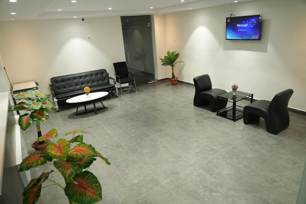 5 Star Grand- Premium Hotell Shamshabad Exteriör bild