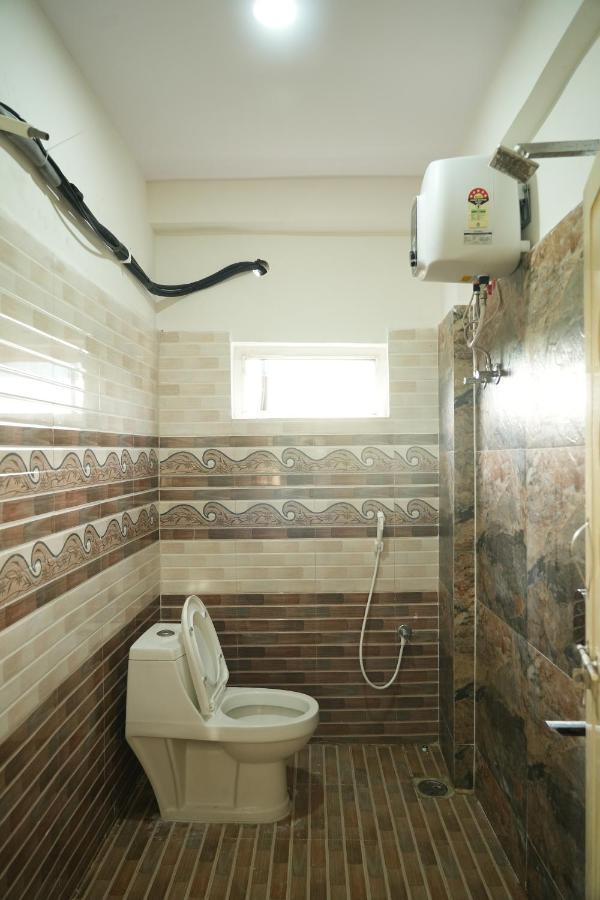 5 Star Grand- Premium Hotell Shamshabad Exteriör bild