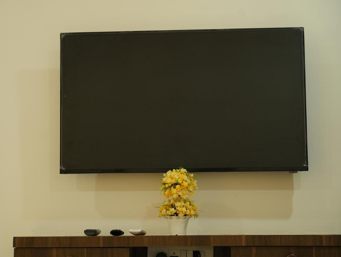 5 Star Grand- Premium Hotell Shamshabad Exteriör bild