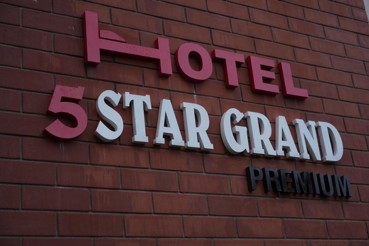 5 Star Grand- Premium Hotell Shamshabad Exteriör bild