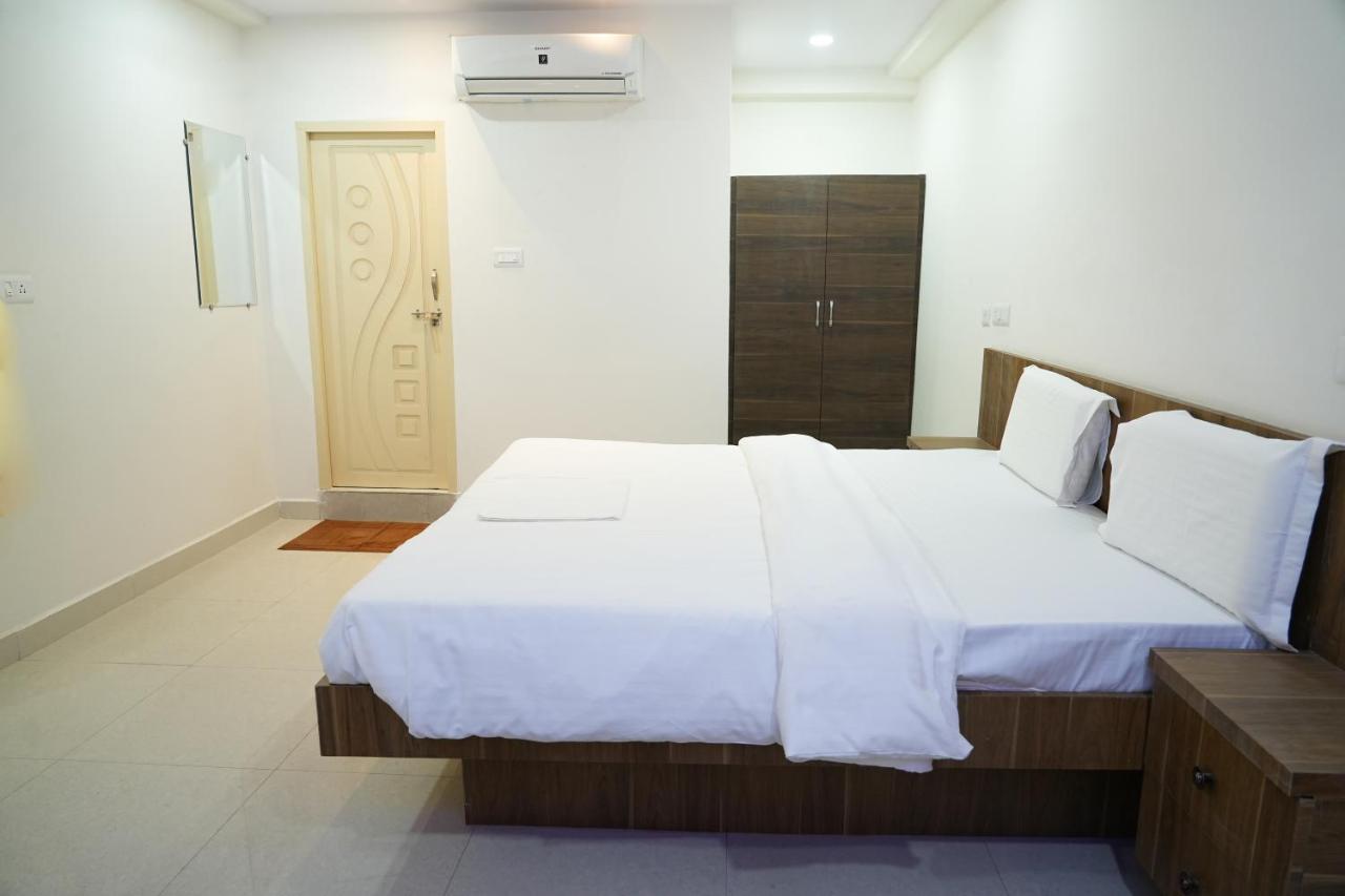5 Star Grand- Premium Hotell Shamshabad Exteriör bild
